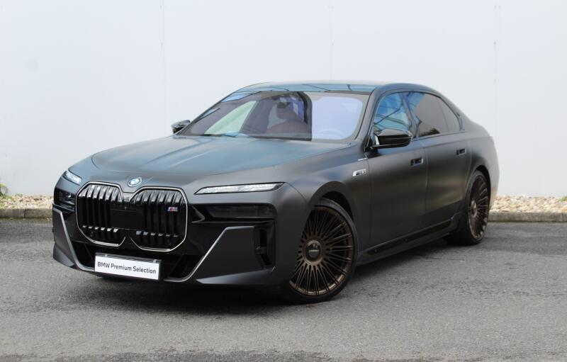 BMW i7