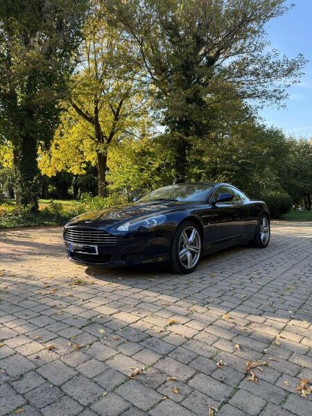 Aston Martin DB9