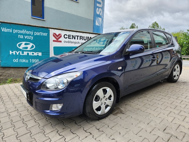 Hyundai i30 1.4.-KLIMA-CENTRÁL-ISOFIX