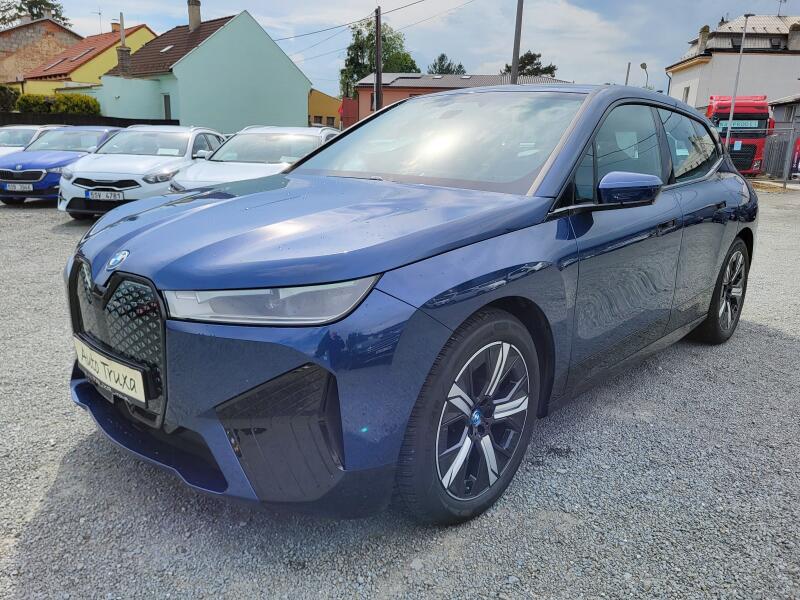 BMW iX