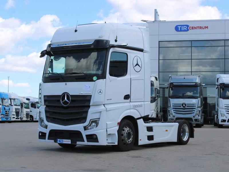 Mercedes-Benz