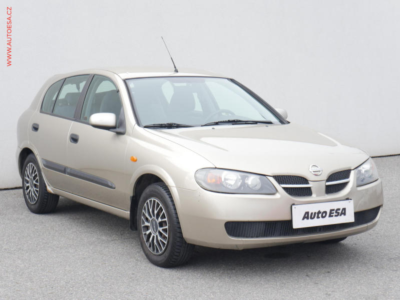 Nissan Almera