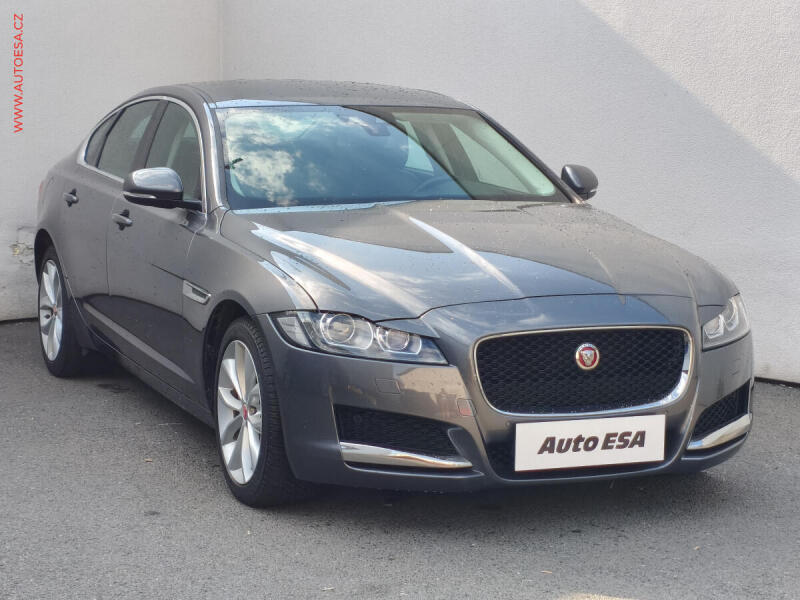 Jaguar XF