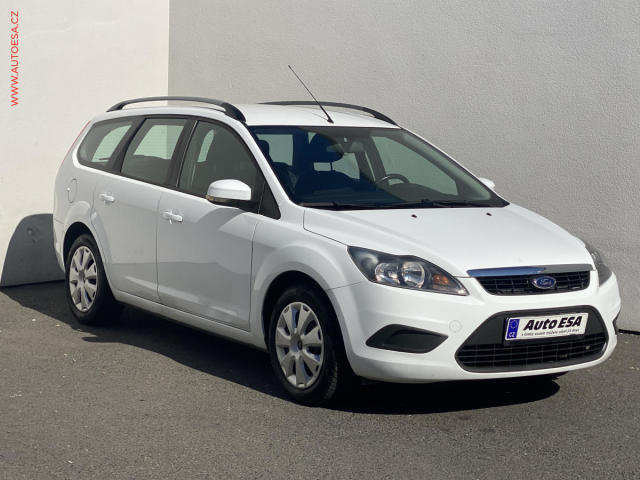 Ford Focus 1.6i, AC, park čidla