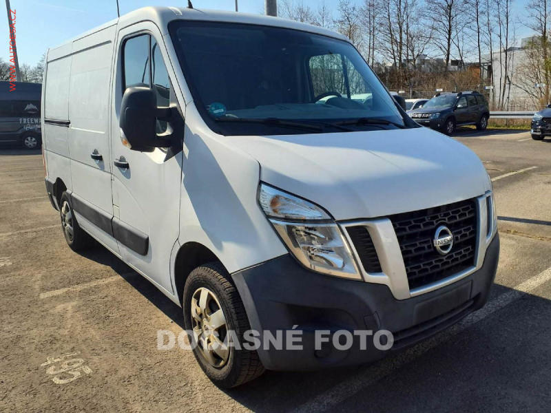 Nissan NV400
