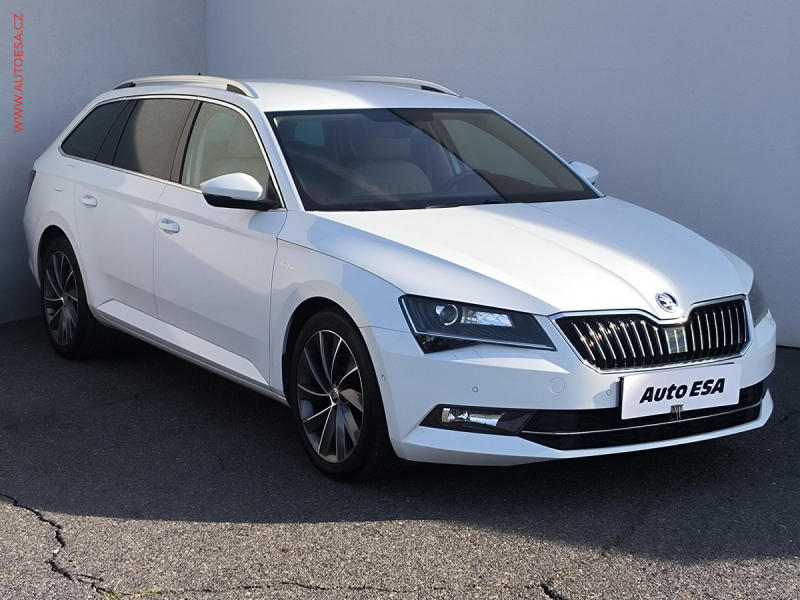 Škoda Superb (2019) 1.8 TSi, ČR, L&K, DSG, xenon - fotka 1 z 32