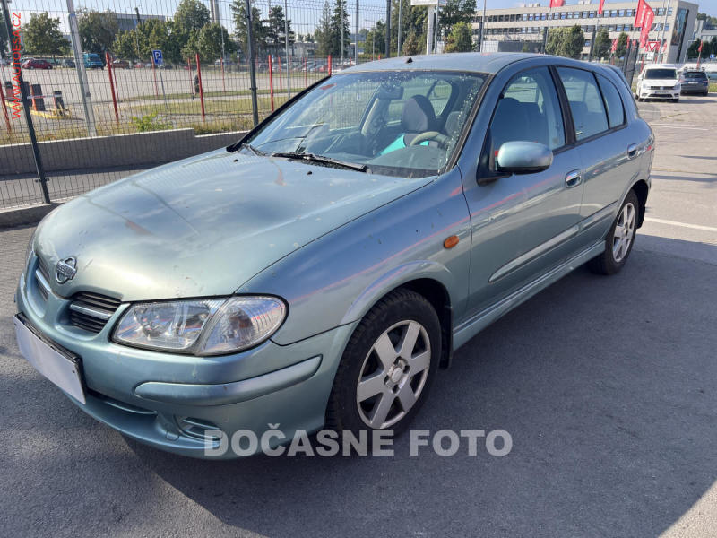 Nissan Almera