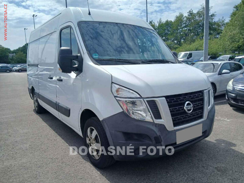 Nissan NV400