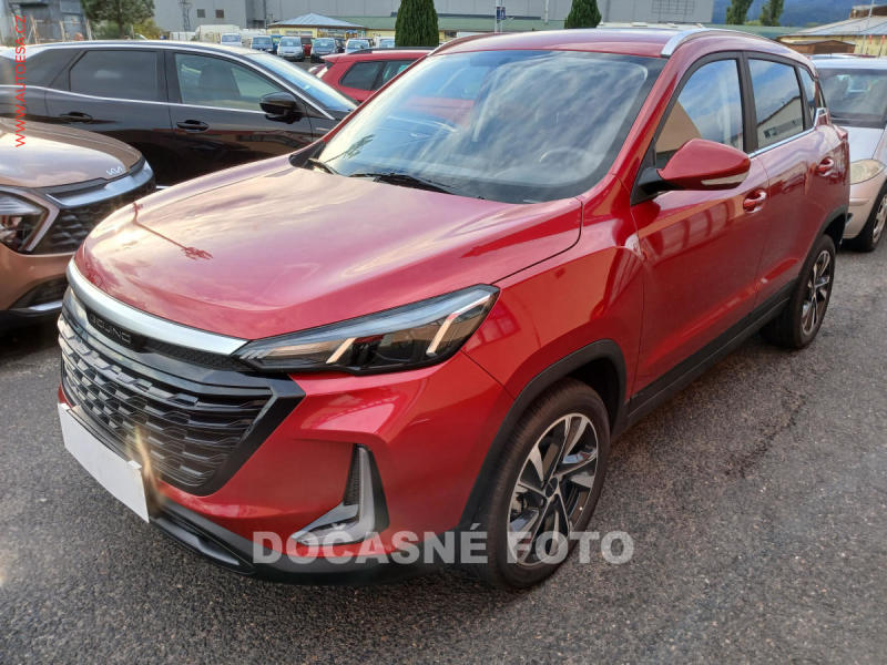 BAIC X3