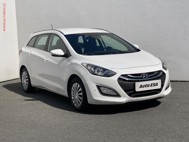 Hyundai i30 1.6 i, ČR, Kamera, výhřev