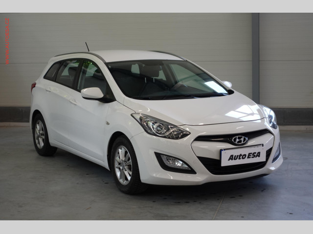 Hyundai i30 1.6CVVT, AC, tempo, park