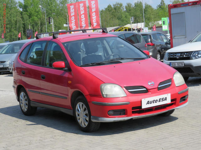 Nissan Almera Tino