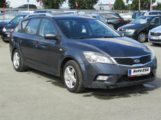 Kia Ceed 1.6i, 2.maj,ČR, AC, park