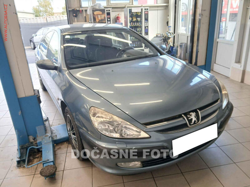 Peugeot 607
