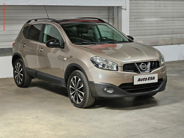 Nissan Qashqai 1.6 dCi, Navi, panor, kamera