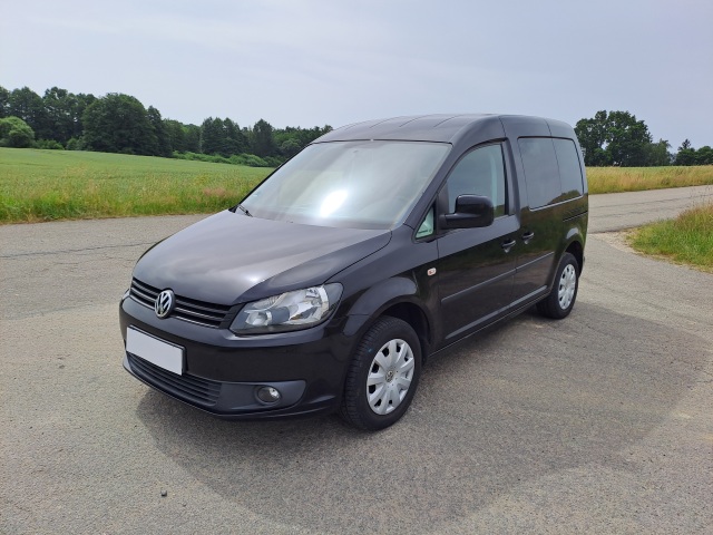 Volkswagen Caddy 1.6 TDi SERVISKA 2xKOLA 7 MÍST