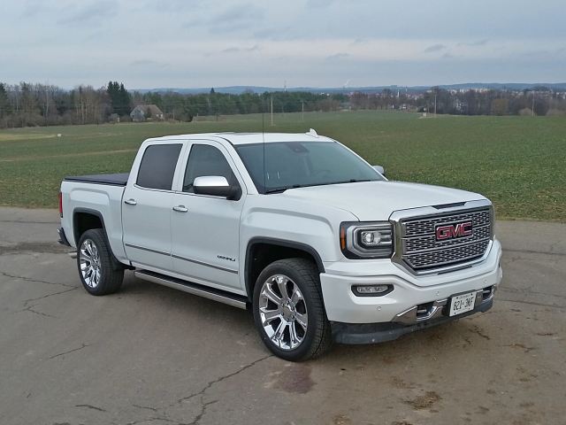 GMC Sierra 5.3 V8 DENALI, DOLOŽENÉ KM