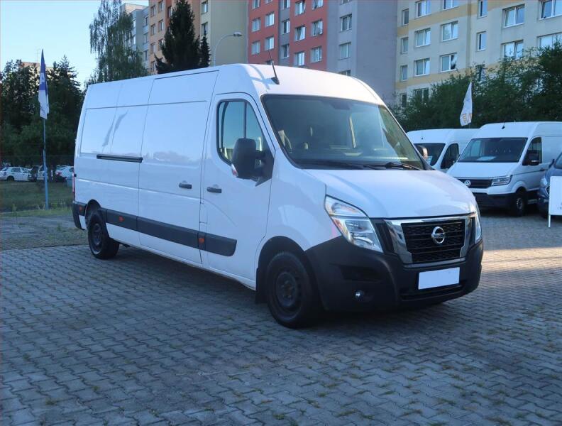 Nissan Interstar