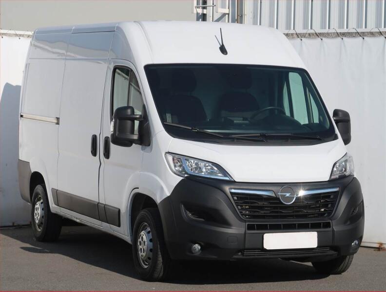 Opel Movano