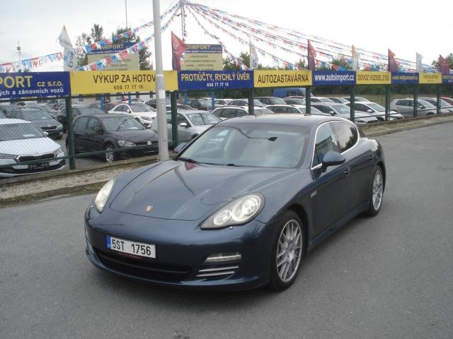 Porsche Panamera 4S V8