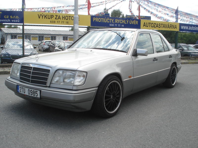 Mercedes-Benz 124