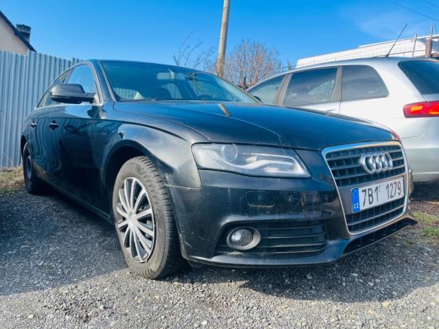 Audi A4 1.8 TFSI BENZIN BERE OLEJ