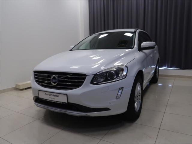 Volvo XC60 2,4 D4 Momentum AWD AUT ČR