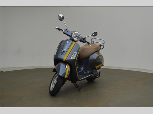 Piaggio Vespa GTS 300