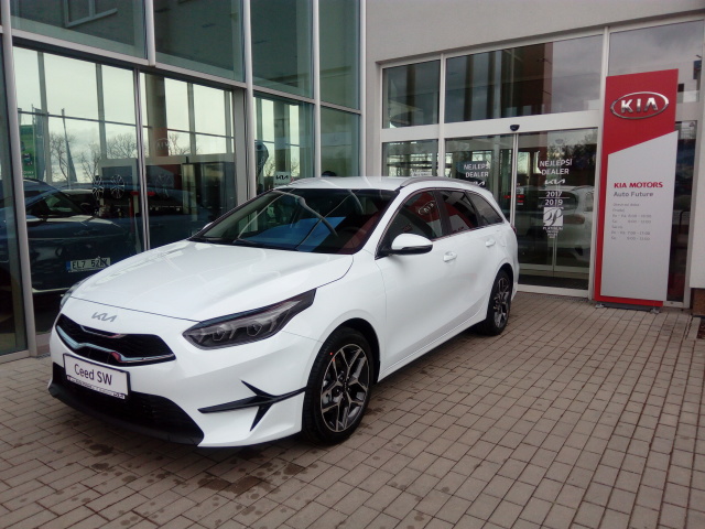 Kia Ceed SW 1.5 T-GDi TOP 17 ALU MY24