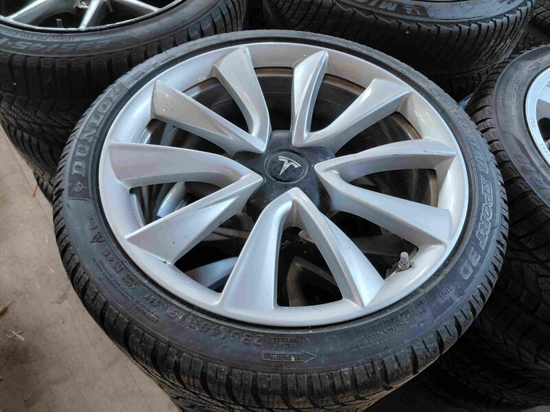 _ 19ALU TESLA Model 3 SPORT
