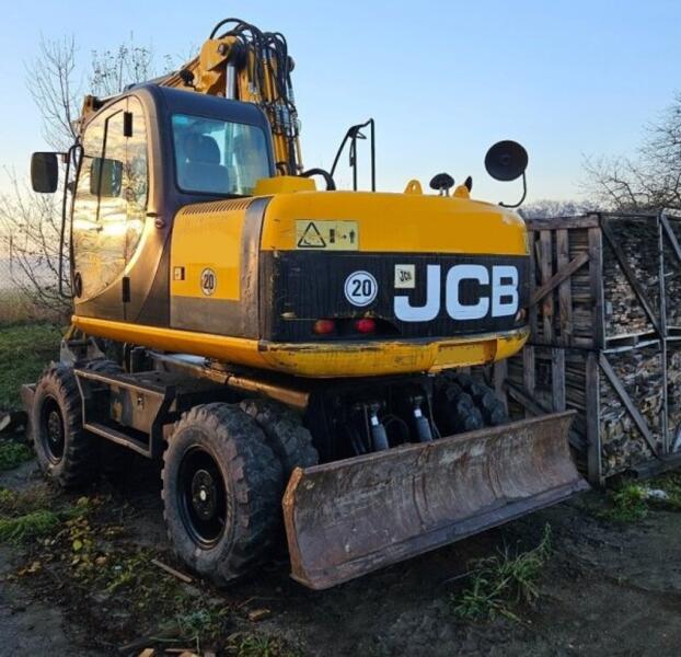 JCB