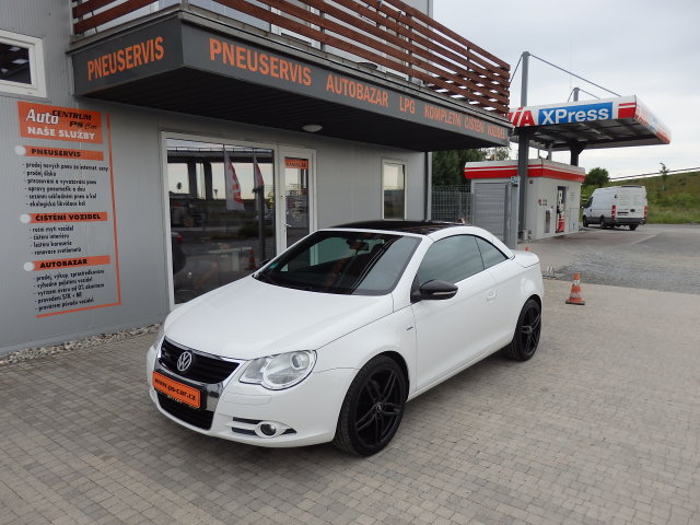 Volkswagen EOS 2.0 GTI KŮŽE NAVI ALU R19