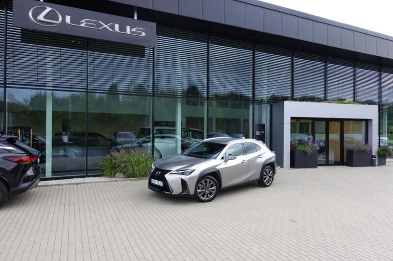 Lexus UX 300h