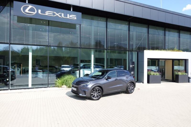 Lexus LBX