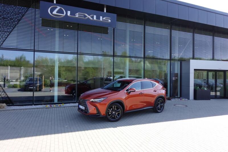 Lexus NX 450h plus