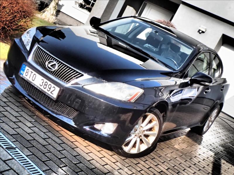 Lexus IS 220