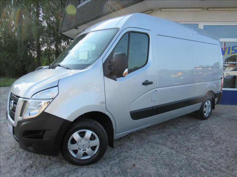 Nissan NV400