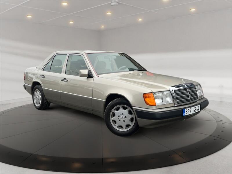 Mercedes-Benz 124