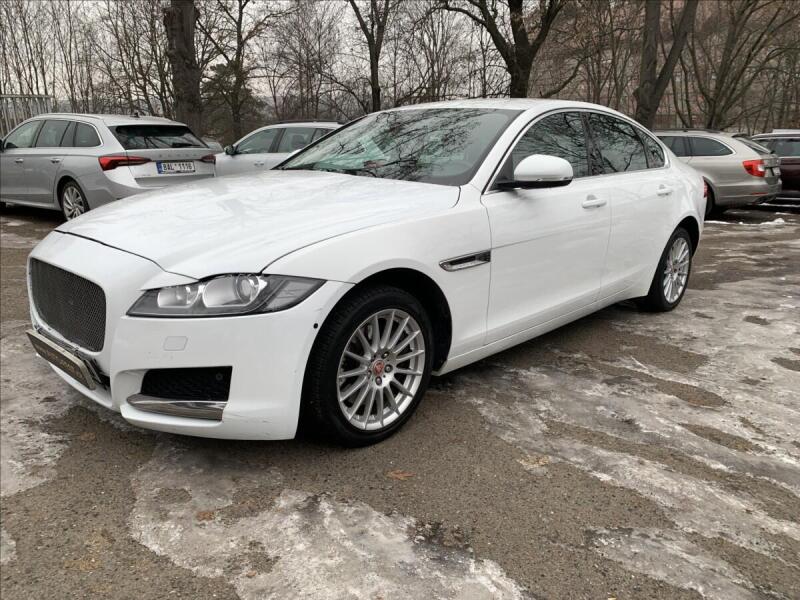 Jaguar XF