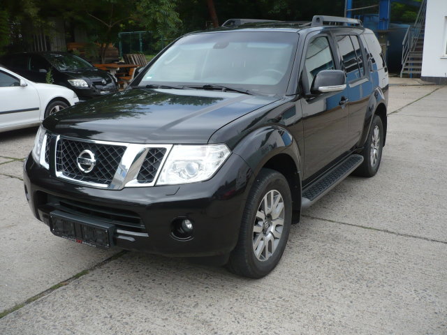 Nissan Pathfinder 2.5 dCi 140 kW 7 Míst