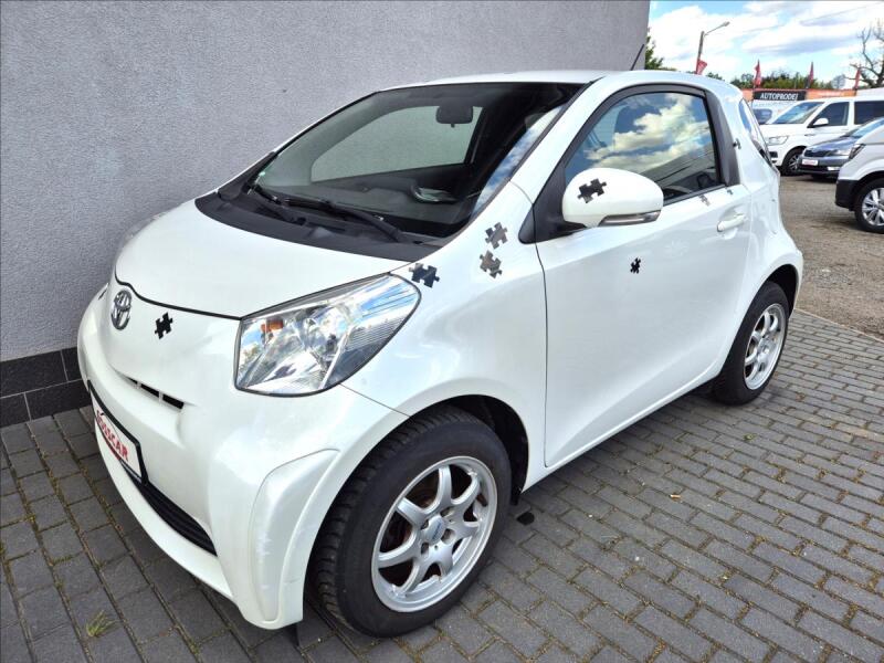 Toyota iQ