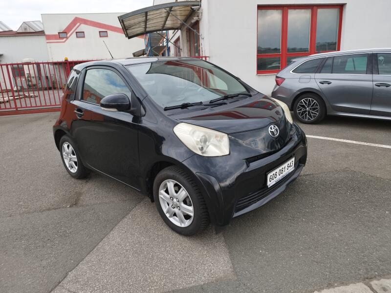 Toyota iQ