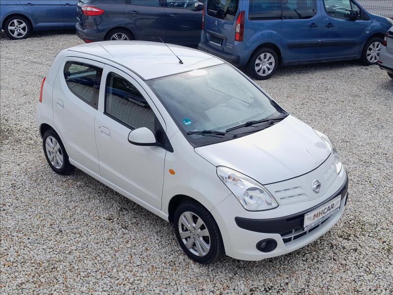 Nissan Pixo