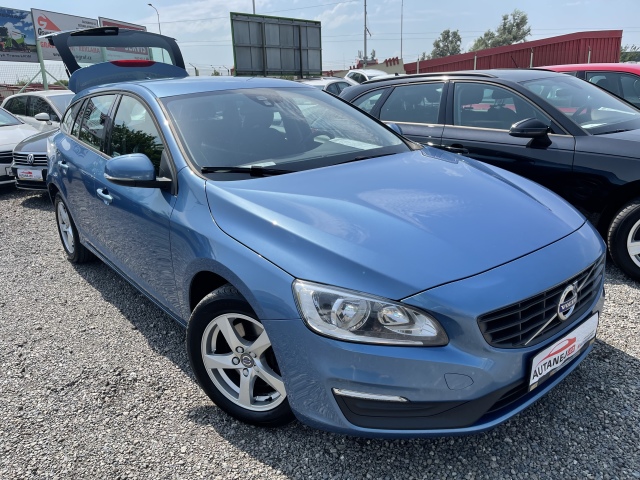 Volvo V60 2.0 D4 140 kW TOP-DPH-ČR !