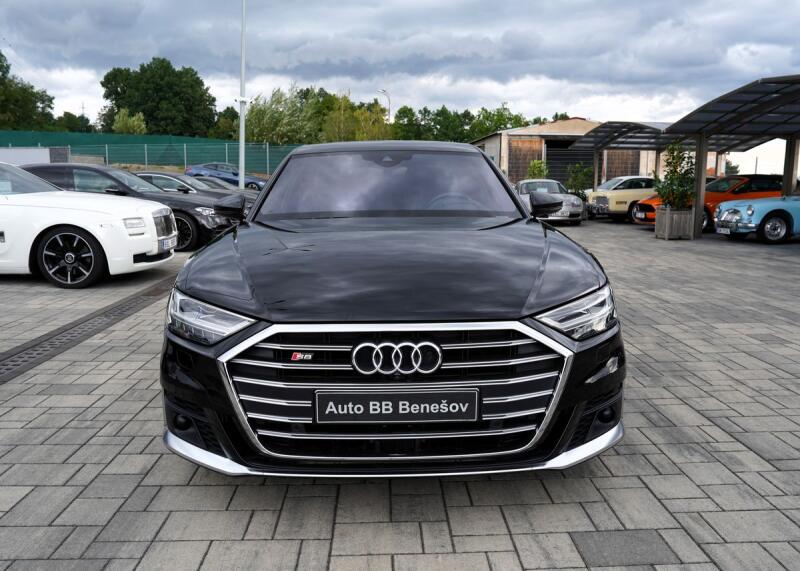 Audi S8