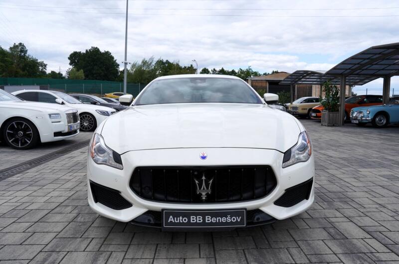 Maserati Quattroporte