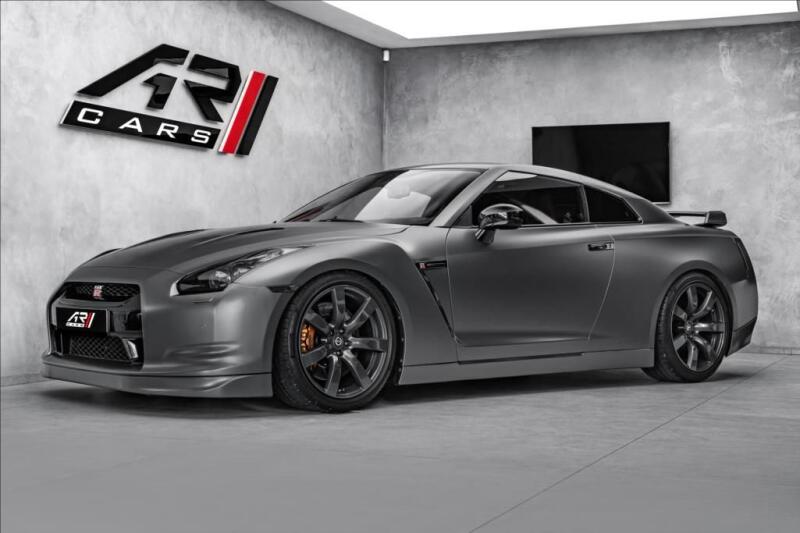 Nissan GT-R
