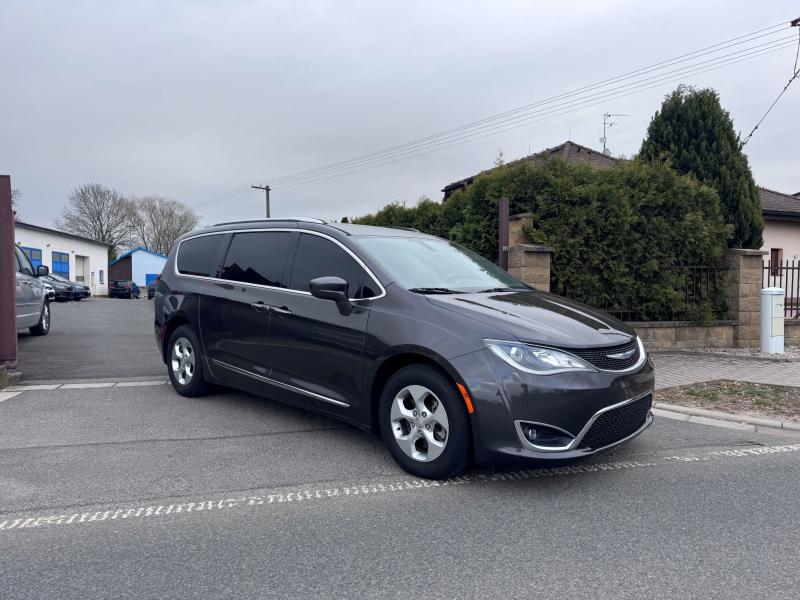 Chrysler Pacifica