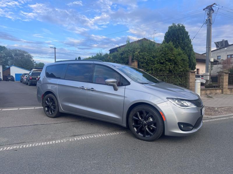 Chrysler Pacifica