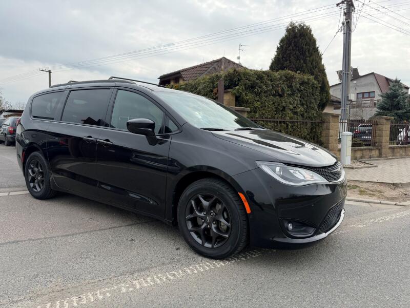 Chrysler Pacifica